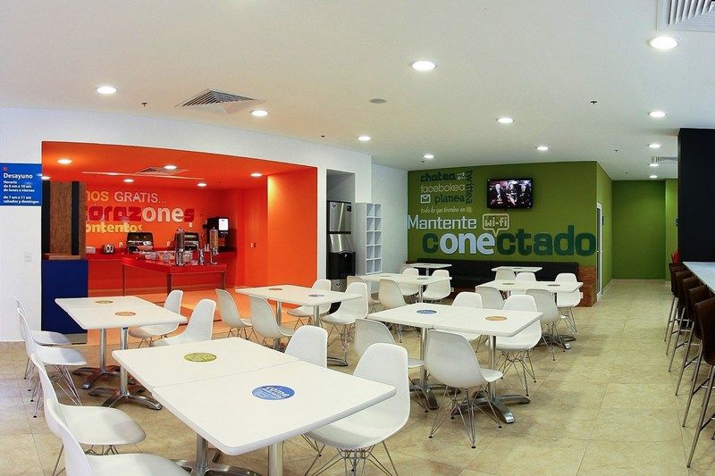 One Guadalajara Expo Hotel Exterior foto