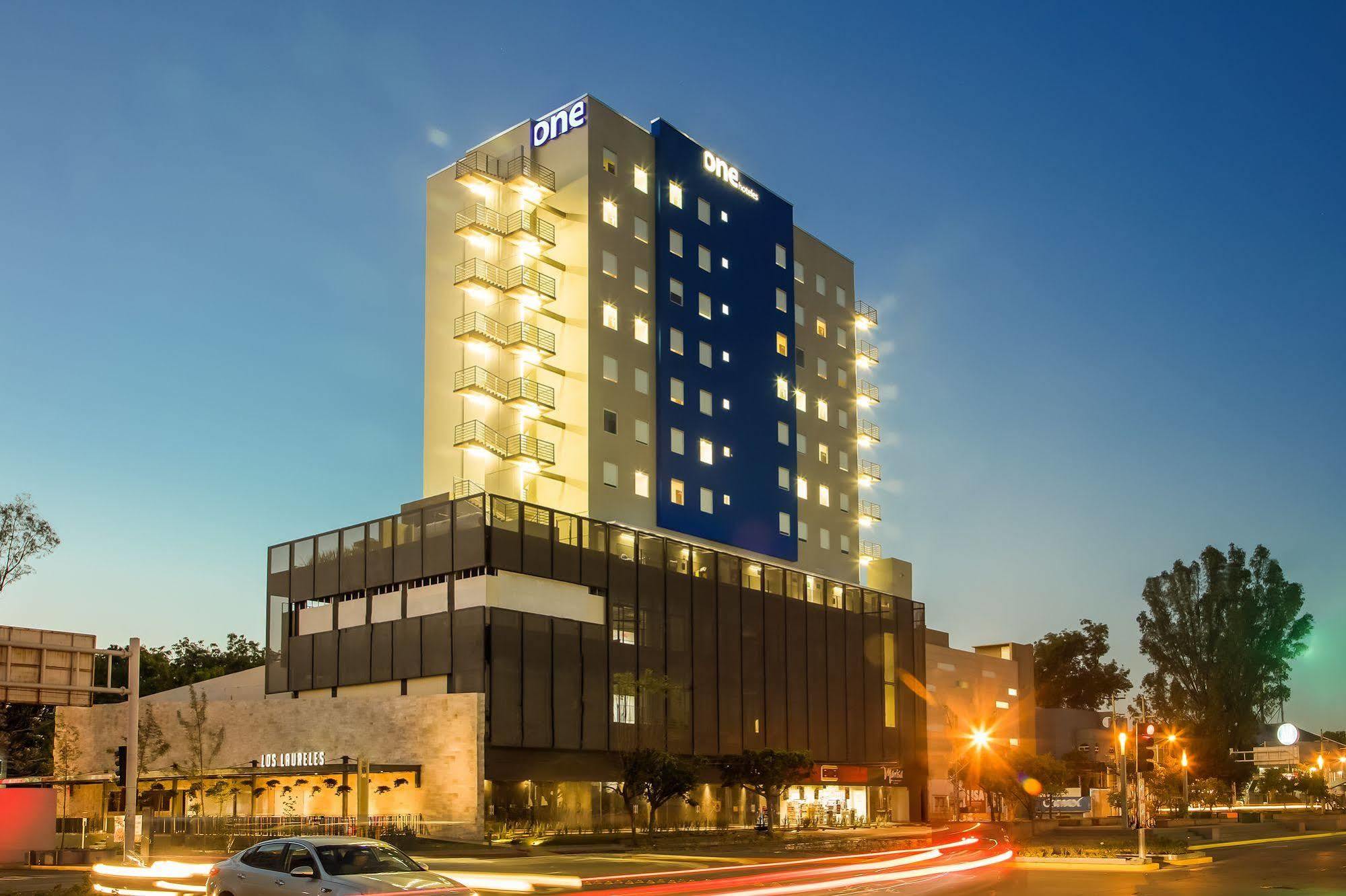 One Guadalajara Expo Hotel Exterior foto