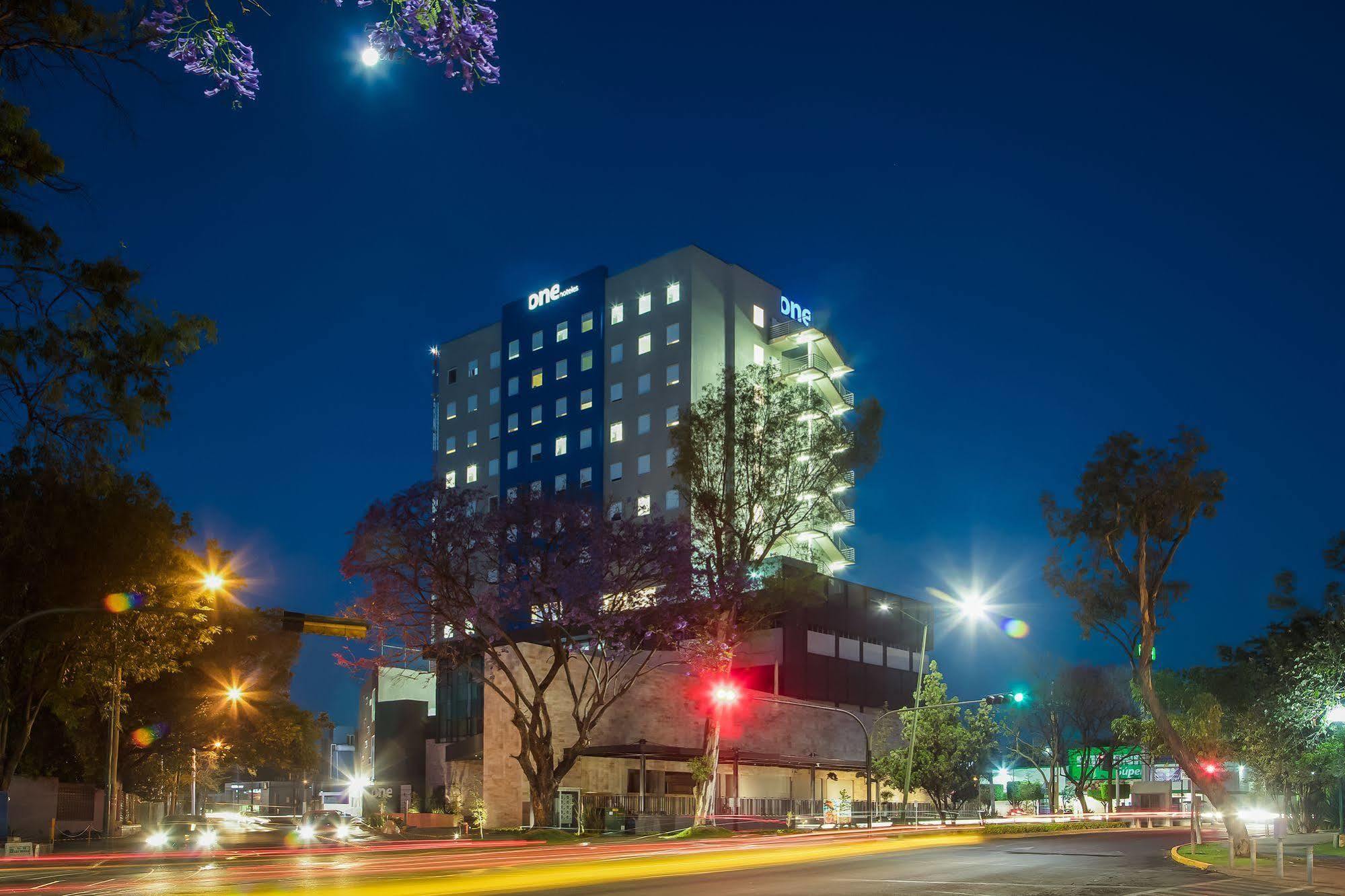 One Guadalajara Expo Hotel Exterior foto